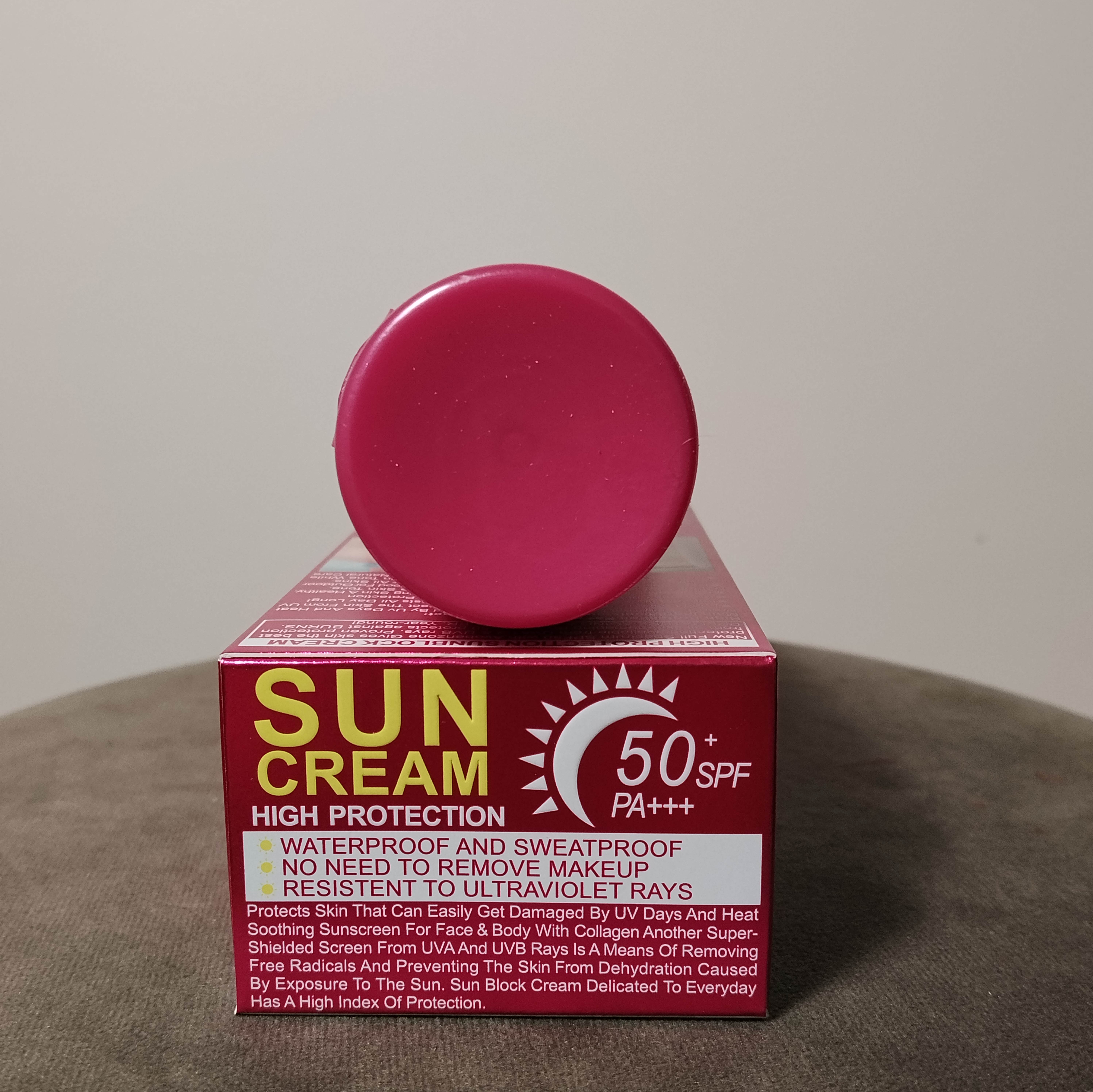 کرم ضد آفتاب بی رنگ وُکالی SPF 50